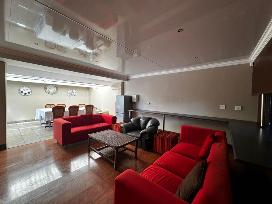 7 Bedroom Property for Sale in Brandwag Free State